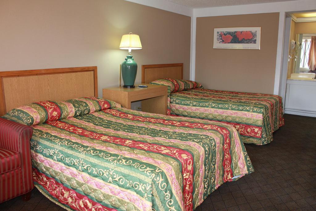 Knights Inn Indianápolis Habitación foto